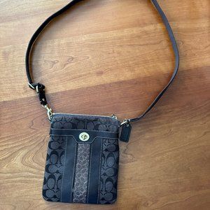 COACH | Cross-body purse in chocolate brown